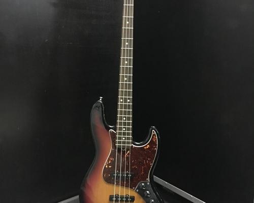 Fender Jazz Bass 4 Sunburst1 (Copy)