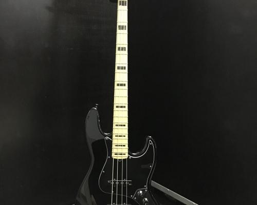 Fender Jazz Bass 4 Deluxe (Copy)