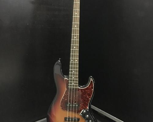Fender Jazz Bass 4 Sunburst2 (Copy)
