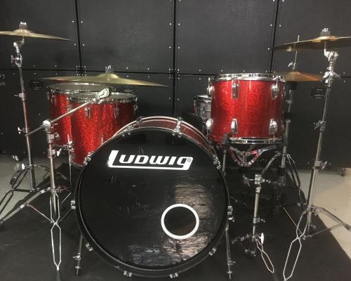 Ludwig Classic Maple Red Sparkle (2) (Copy)