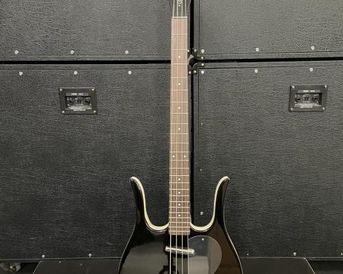 Danelectro Longhorn 4 Bass (Copy)